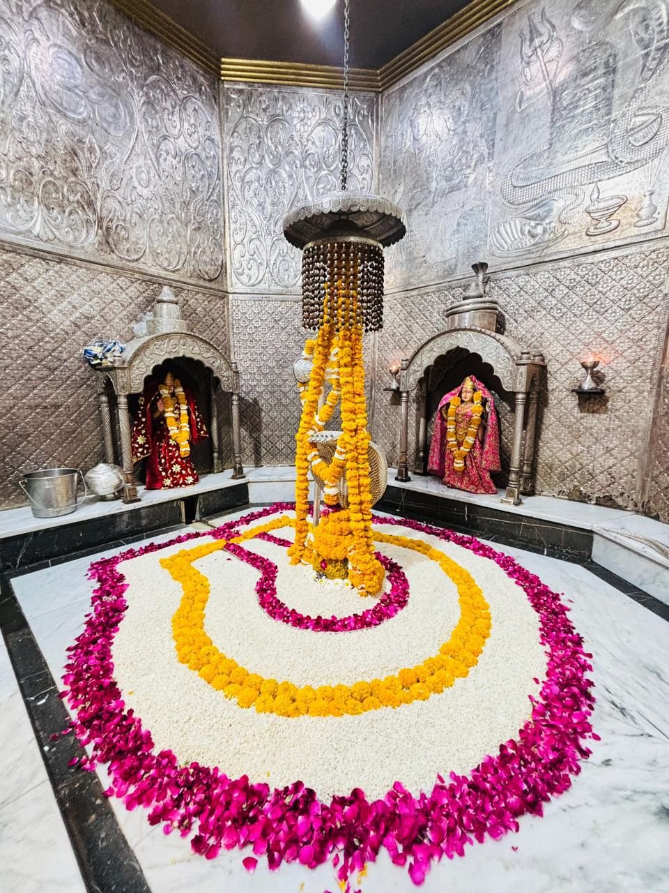 Temple photo gallery image